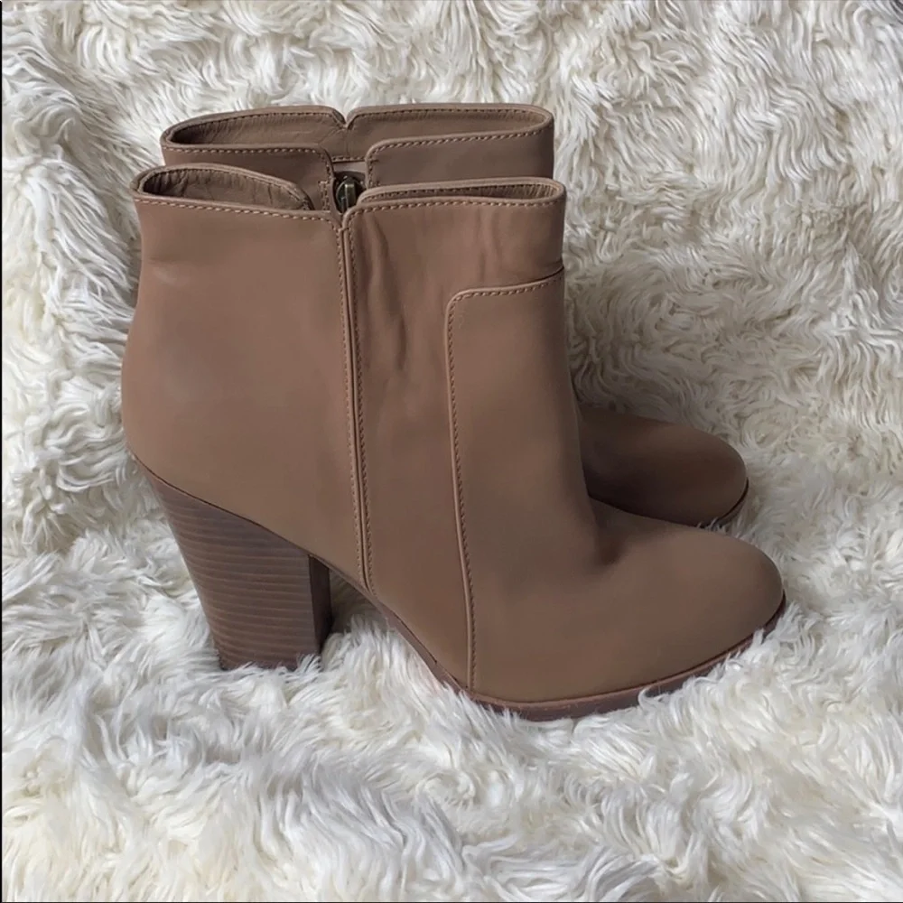 Pour La Victoire Boots-“ROCKER” booties -tan-NWOT-Great & Sexy - Picture 2 of 15